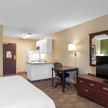 Extended Stay America Select Suites - Milwaukee - Waukesha Exterior photo