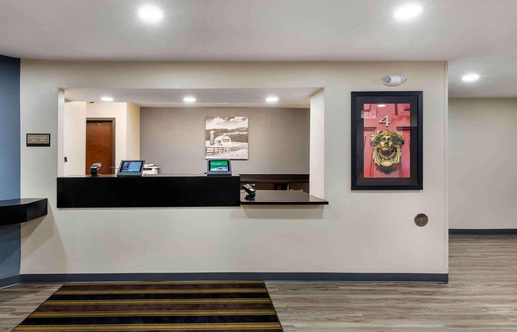 Extended Stay America Select Suites - Milwaukee - Waukesha Exterior photo