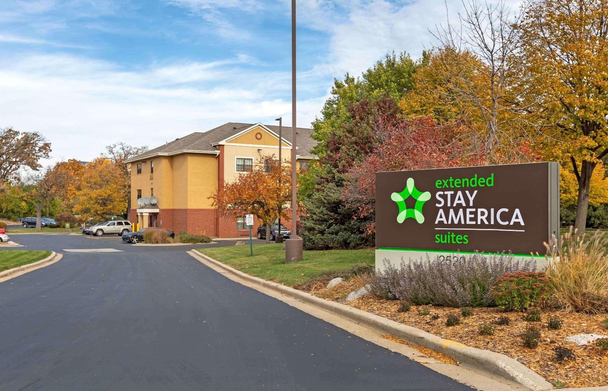 Extended Stay America Select Suites - Milwaukee - Waukesha Exterior photo