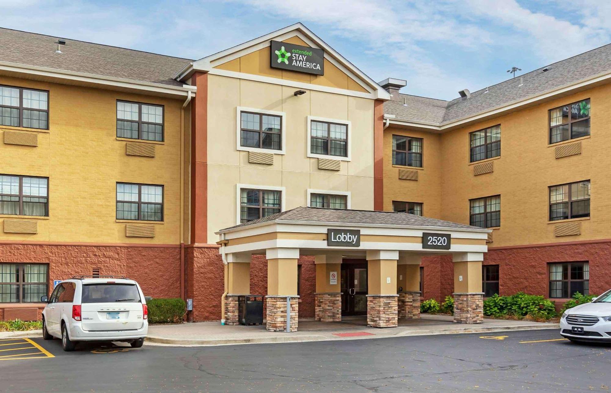 Extended Stay America Select Suites - Milwaukee - Waukesha Exterior photo