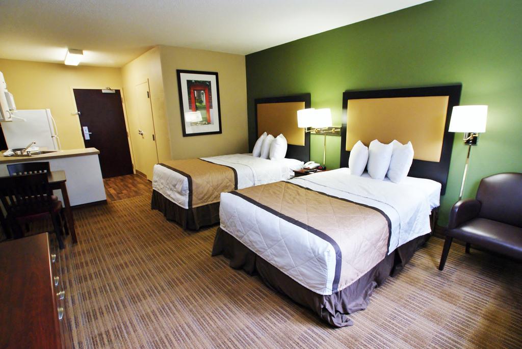 Extended Stay America Select Suites - Milwaukee - Waukesha Exterior photo