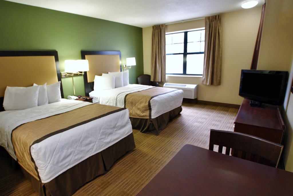 Extended Stay America Select Suites - Milwaukee - Waukesha Exterior photo