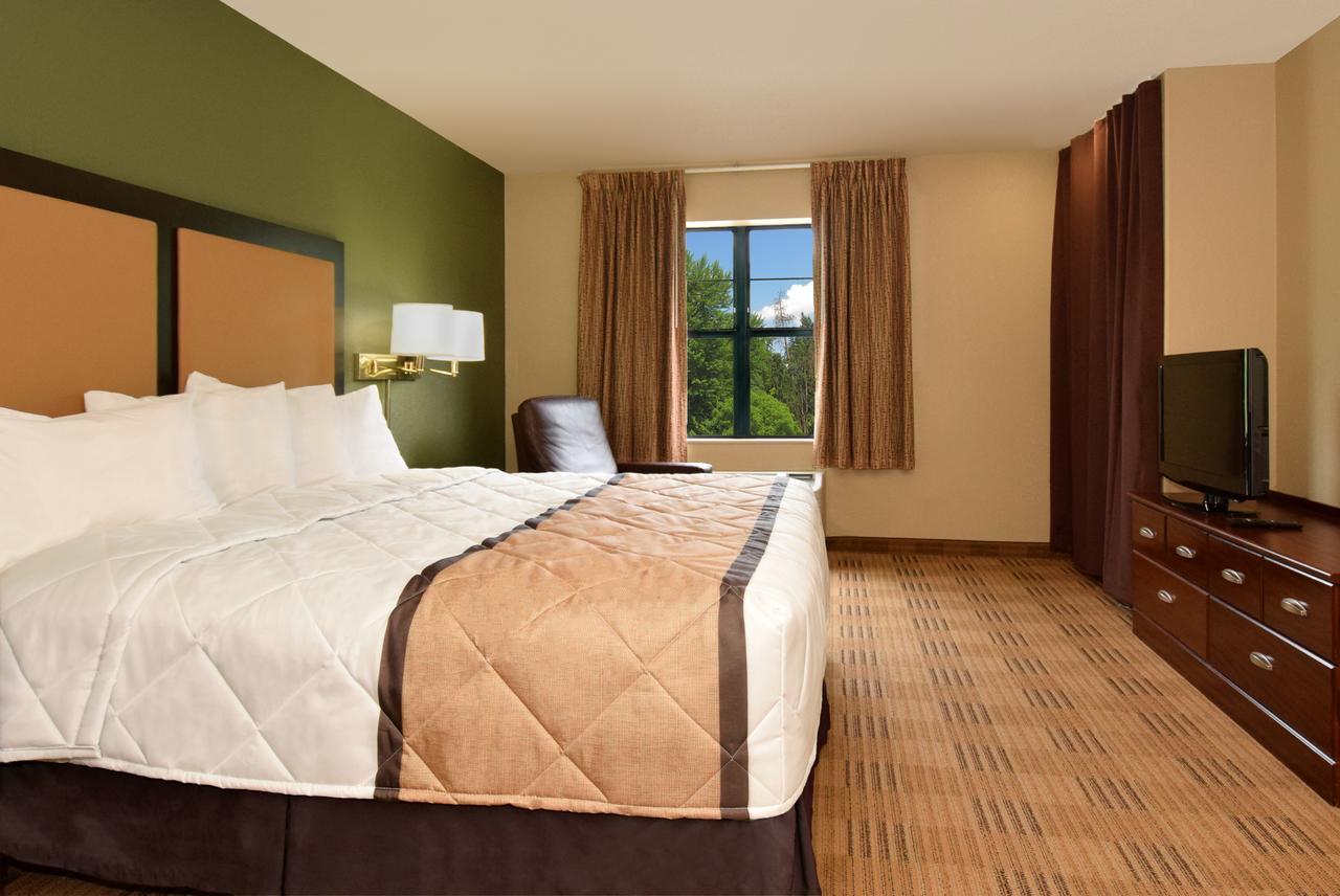 Extended Stay America Select Suites - Milwaukee - Waukesha Exterior photo