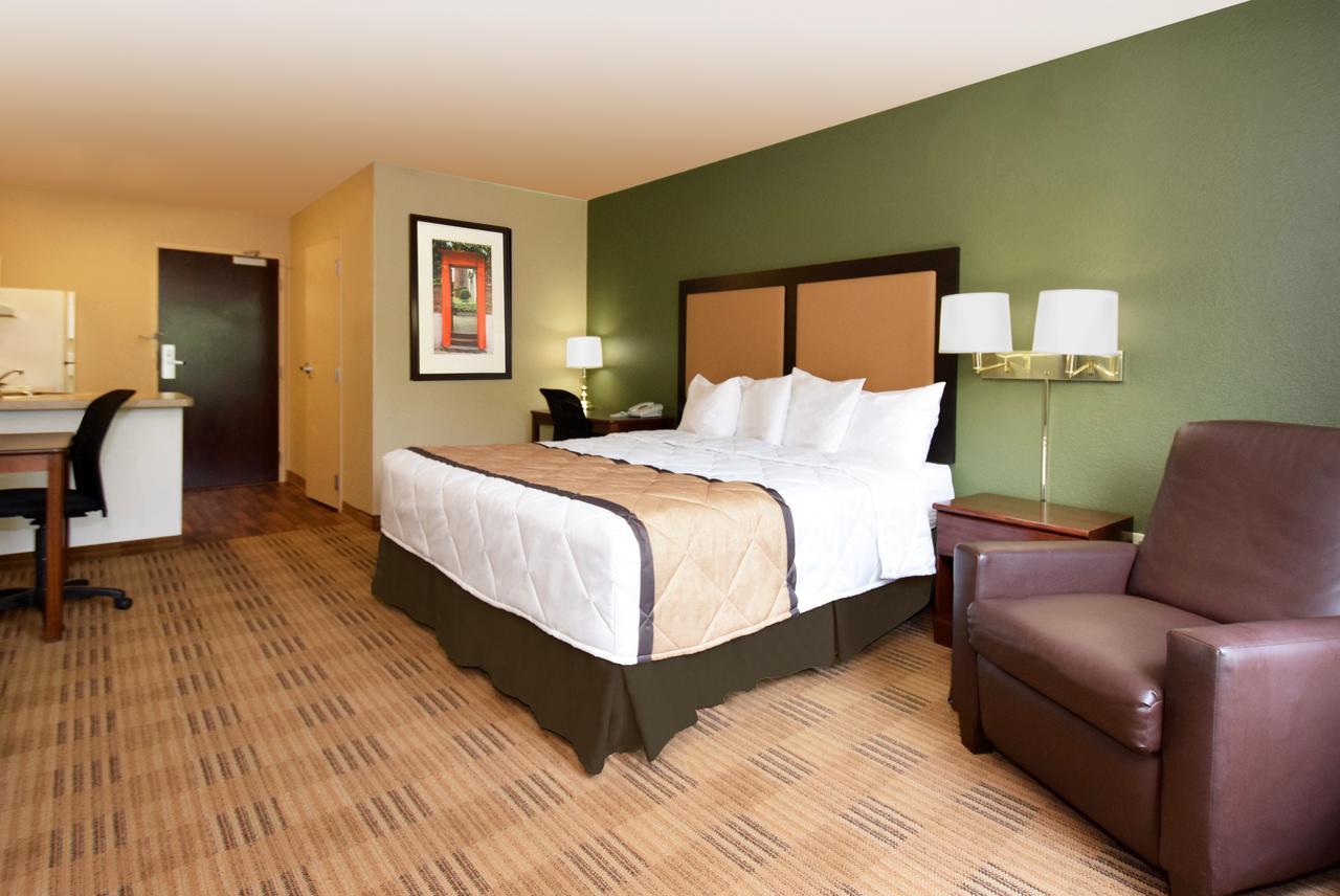 Extended Stay America Select Suites - Milwaukee - Waukesha Exterior photo